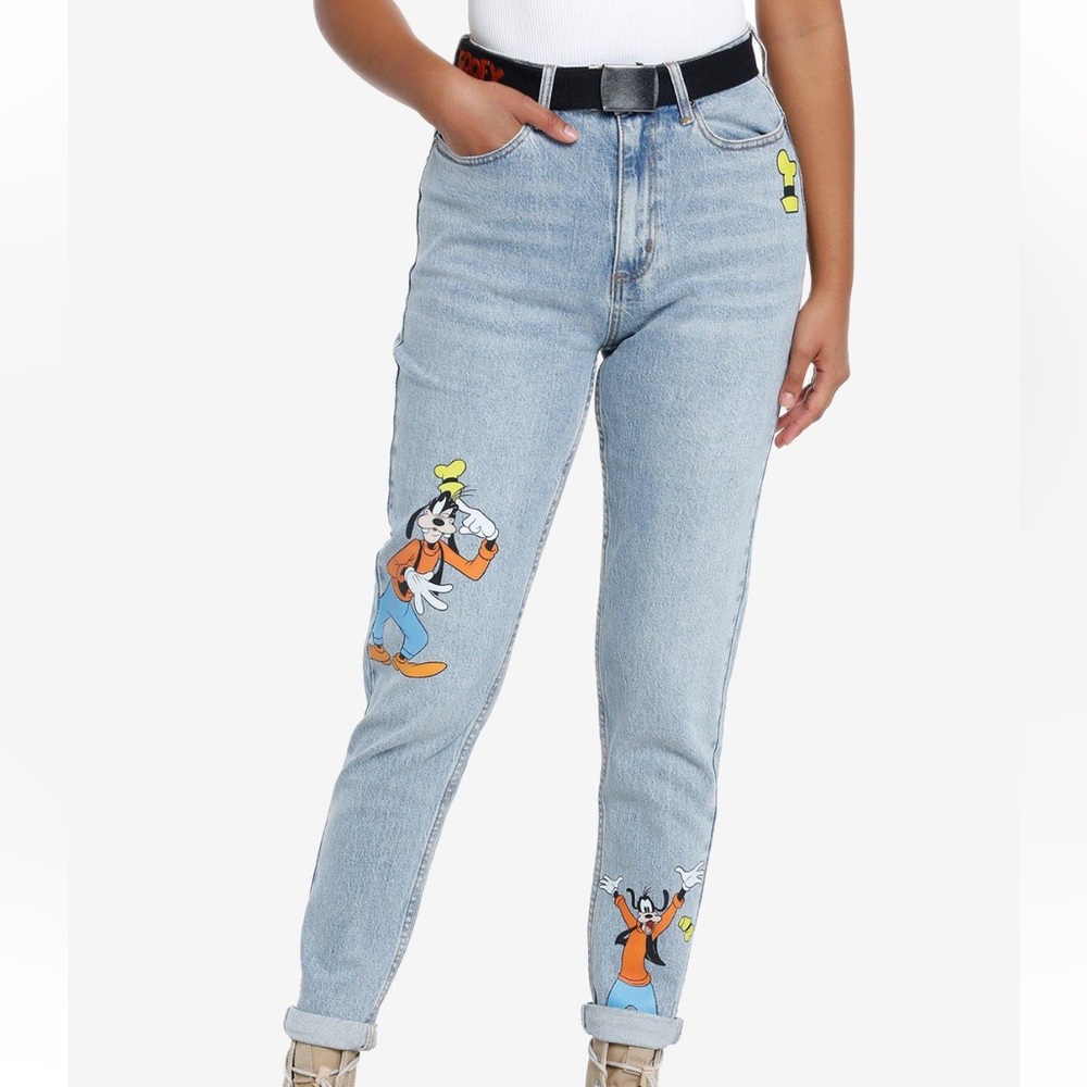 Disney Goofy Mom Jeans With Belt Hot Topic‎